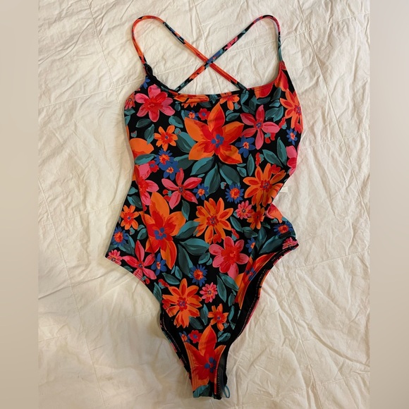 NWT Roxy One Piece L - Picture 2 of 3
